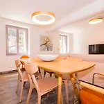 2 Residences Upper And Ground Floor * מישטראש