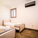 דירה 2 Residences Upper And Ground Floor *