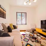 2 Residences Upper And Ground Floor מישטראש