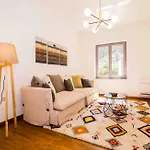 2 Residences Upper And Ground Floor * מישטראש