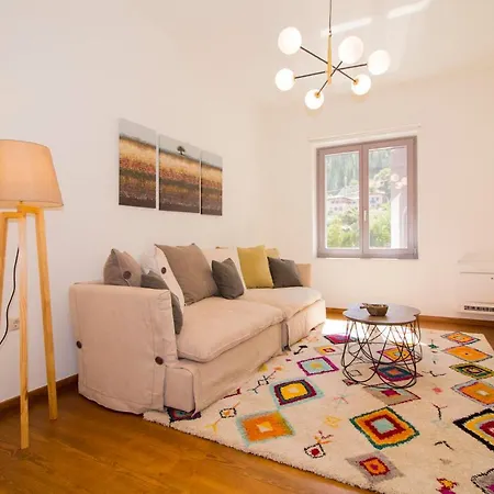 2 Residences Upper And Ground Floor *