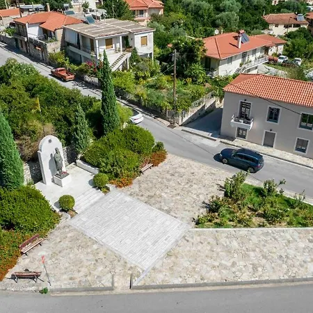 Апартаменты 2 Residences Upper And Ground Floor