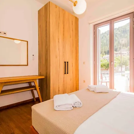 2 Residences Upper And Ground Floor דירה מישטראש