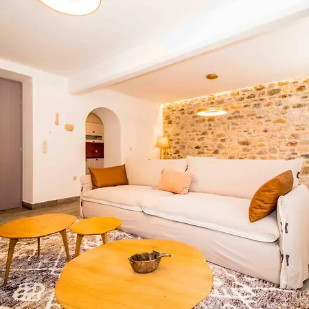 2 Residences Upper And Ground Floor מישטראש