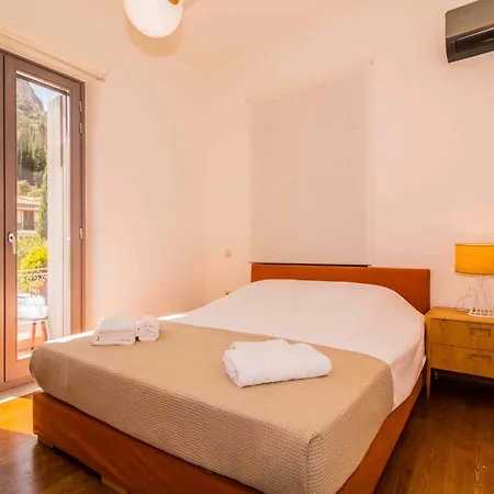 דירה 2 Residences Upper And Ground Floor מישטראש