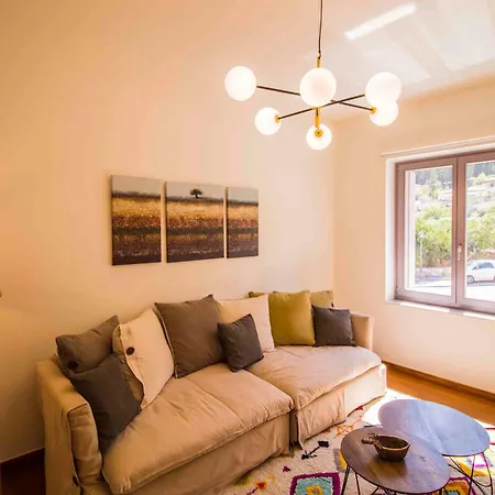 2 Residences Upper And Ground Floor * מישטראש
