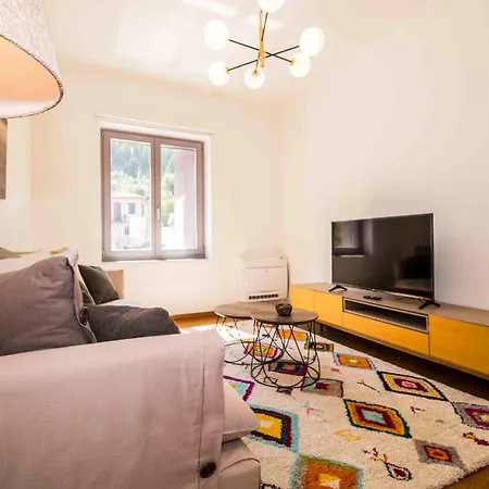 2 Residences Upper And Ground Floor