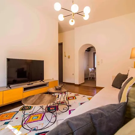 2 Residences Upper And Ground Floor Апартаменты